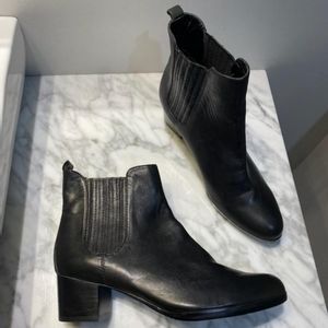 Zoe+ Luca black leather ankle boots